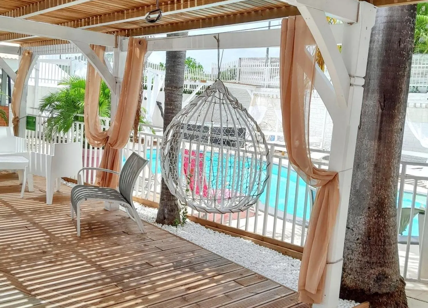 Charmant Sainte Anne: Cozy Apartment with Shared Pool Martinique