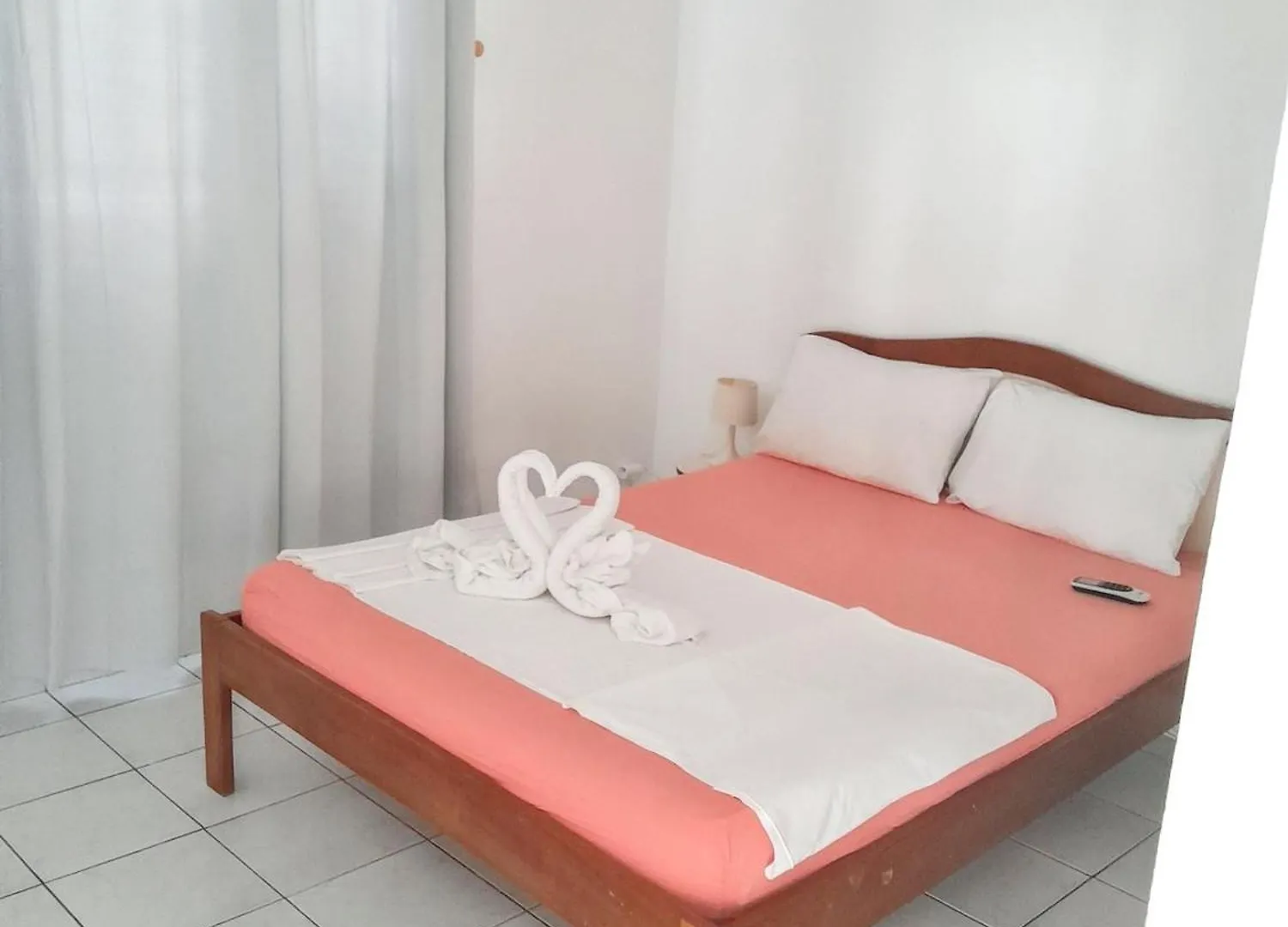 Charmant Sainte Anne: Cozy Apartment with Shared Pool